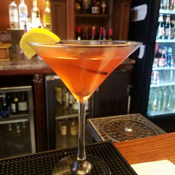 Selah Restaurant - Pomegranate Martini - New American Near Me - Struthers, Ohio Selah Restaurant - Pomegranate Martini - New American Near Me - Struthers, Ohio