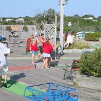 Puff & Putt - Cheesy but can still be fun - when looking for things to do in the village on an off day.. or if you have young kids. - Mini Golf Near Me - Montauk, New York
