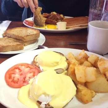 Paddington's Pump - EGGS BENNY - Breakfast & Brunch Near Me - Toronto, Ontario