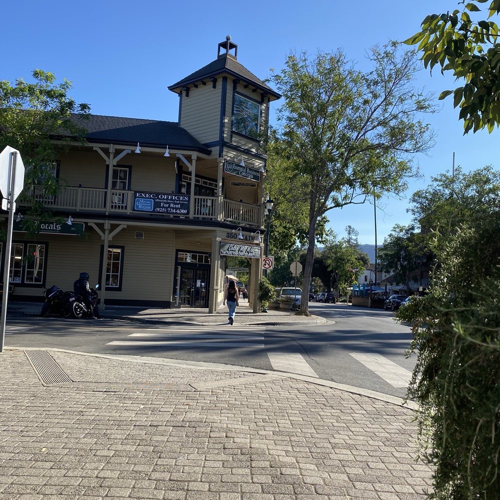 Downtown Pleasanton - Landmarks & Historical Buildings Near Me - Pleasanton, California