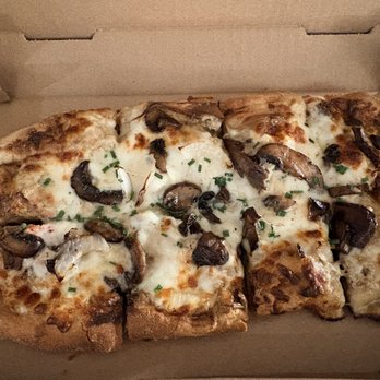 Pendulum 401 - Amazing mushroom flatbread - Sports Bars Near Me - Baltimore, Maryland