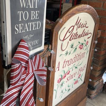 Marie Callender's - Wait to be seated sign at entrance - American Near Me - Monterey Park, California