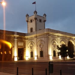 Murallas de Puerta de Tierra