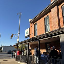 The Tipsy Biscuit - Line to get in- good sign!