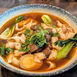 Song Restaurant - Beef noodle soup