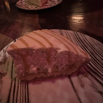Rood - Banana pie - Desserts Near Me - Lakewood, Ohio
