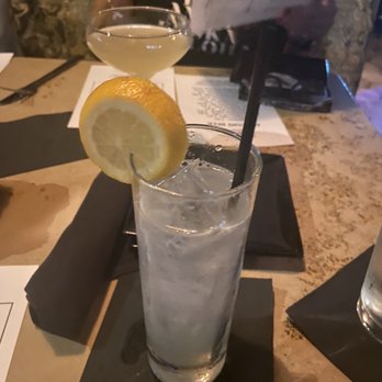 Francis Bogside - Vodka Tom Collins - Gastropubs Near Me - San Antonio, Texas