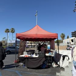 LA Breakfast Burritos - Outside
