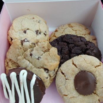 Mrs. Turbo's Bakery - Included a brownie and whoopie to my 1/2 dozen - Bakeries Near Me - Powell, Ohio