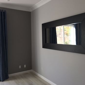 Parallel Painting - Light gray with dark gray accent walls. - Painters Near Me - Anza, California Parallel Painting - Light gray with dark gray accent walls. - Painters Near Me - Anza, California