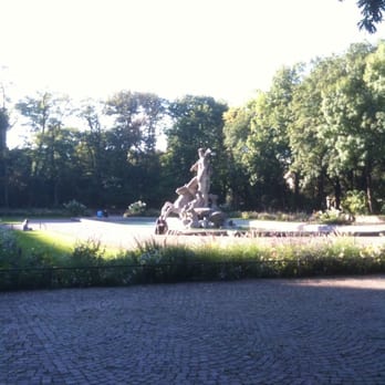 Alter Botanischer Garten - Fountain from a distance - Parks Near Me - Munich, BY