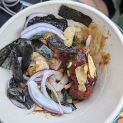 DOMOISHI Ramen-Poke-Wings-Tea - Poke pick 3.