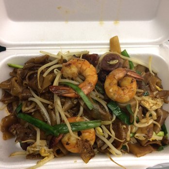 Ipoh Malaysian Cuisine - Penang char kway teow. Has the wok fried smell but a tad too salty. - Malaysian Near Me - Burnaby, British Columbia