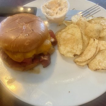 Sulten Belly - BBQ pastrami with chips and beer cheese dip - American Near Me - Waupaca, Wisconsin Sulten Belly - BBQ pastrami with chips and beer cheese dip - American Near Me - Waupaca, Wisconsin