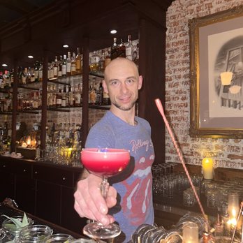 The Headless Widow - Dranksssa mf - Cocktail Bars Near Me - New York, New York