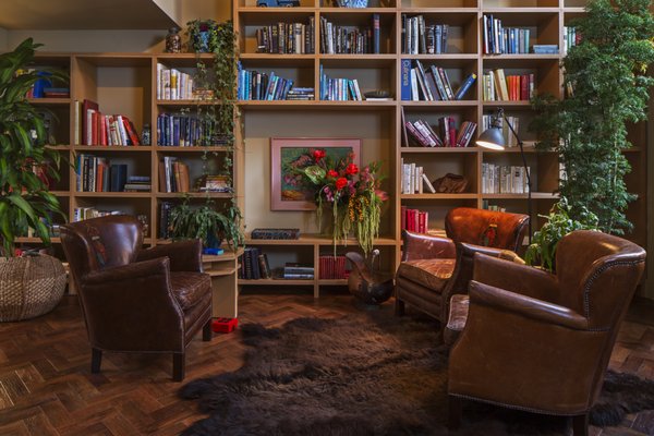 Treehouse Hollywood by null