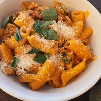 Estelle - Rigatoni-good flavor and a hearty sized portion - Wine Bars Near Me - Saint Paul, Minnesota