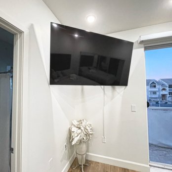 Tvangelinos - 65 inches on the corner - TV Mounting Near Me - Los angeles, California Tvangelinos - 65 inches on the corner - TV Mounting Near Me - Los angeles, California