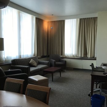 Le Square Phillips - Living area - Hotels Near Me - Montreal, Quebec