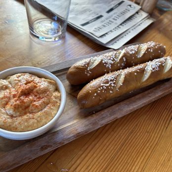 Sunriver Brewing Co - Galveston Pub - Brewpubs Near Me - Bend, Oregon