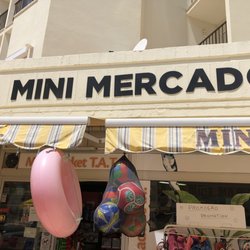 Mini Market T.A.T. - Store front