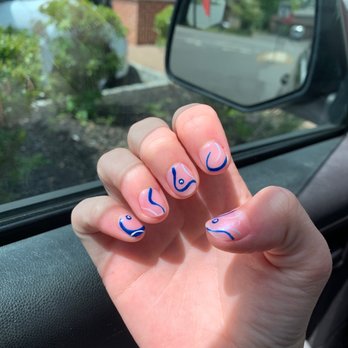 Queen Bee Nail & Spa - Gel manicure - Nail Salons Near Me - Hamilton, New Jersey