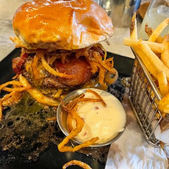 Little Bad Wolf - Wolf burger - American Near Me - Chicago, Illinois