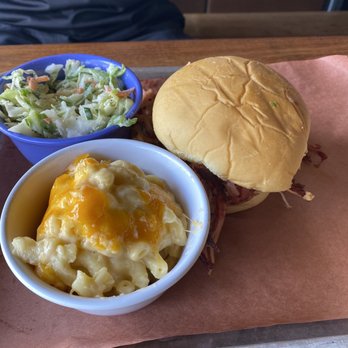 Jim 'N Nick's Bar-B-Q - ws a hamburger with macaroni and cheese and a side of coleslaw - Barbeque Near Me - Oxford, Alabama