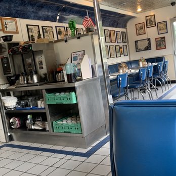 Blue Moon Diner - Decor - American Near Me - Beaverton, Oregon Blue Moon Diner - Decor - American Near Me - Beaverton, Oregon
