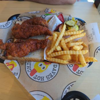 Dave's Hot Chicken - Chicken Shop Near Me - Fontana, California