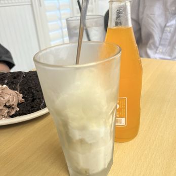 Lynn's Table - Dreamsicle float - American Near Me - Spring, Texas Lynn's Table - Dreamsicle float - American Near Me - Spring, Texas