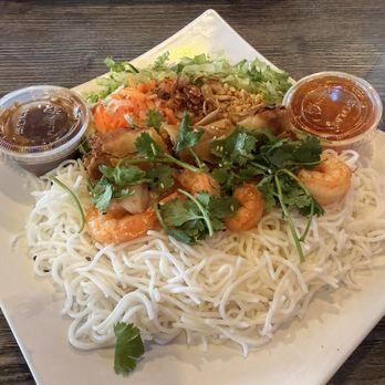 Goi Cuon - Shrimp combo plate - Vietnamese Near Me - San Diego, California
