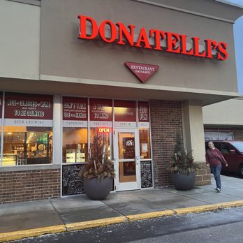 Donatelli's - Pizza Near Me - White Bear Lake, Minnesota