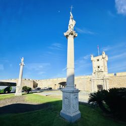 Murallas de Puerta de Tierra - Wall and statues