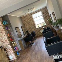 Trim & Proper - Salon
