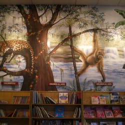 Towne Book Center & Cafe - Excellent children's selection with comfy places to sit!