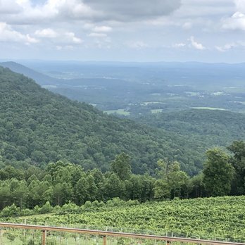 Stone Mountain Vineyards - Wineries Near Me - Dyke, Virginia