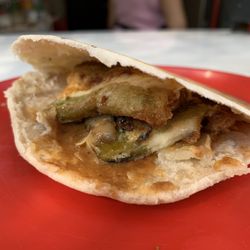 Punto Y Coma Gorditas - Gordita de Chile relleno
