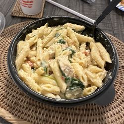 Barnellis Pasta Bowl - Penne Diavolo with Grilled Chicken