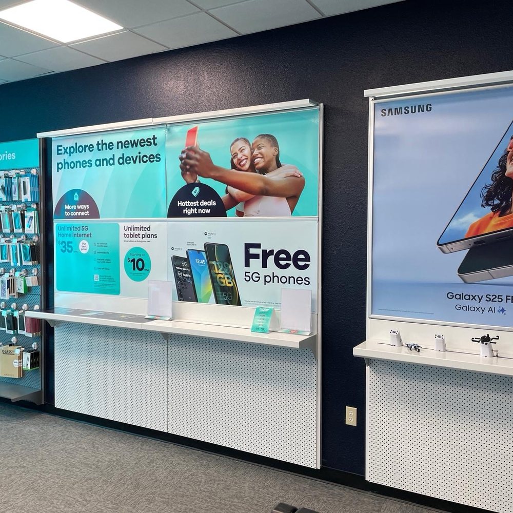 Total Wireless - Inside store picture. - Mobile Phones Near Me - Fort Worth, Texas Total Wireless - Inside store picture. - Mobile Phones Near Me - Fort Worth, Texas