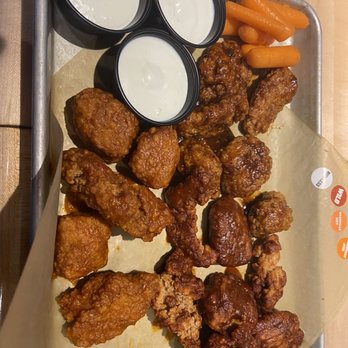Buffalo Wild Wings - 15 Boneless Wings - American Near Me - Bedford, Texas