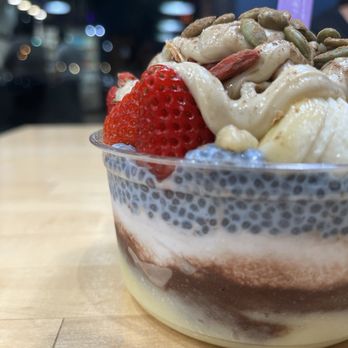 Island Bodega - Base: Passion fruit, cacao and coconut cream - Acai Bowls Near Me - Cerritos, California