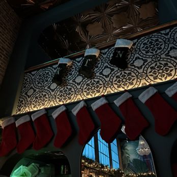 Kin Cocktail Bar - Holiday Decor - Cocktail Bars Near Me - Gainesville, Florida Kin Cocktail Bar - Holiday Decor - Cocktail Bars Near Me - Gainesville, Florida