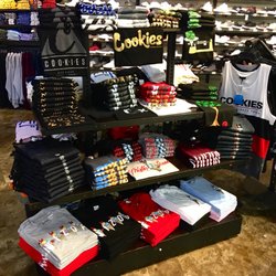 Zumiez