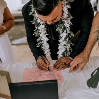 Hawaii Wedding Officiant - Officiants Near Me - Honolulu, Hawaii Hawaii Wedding Officiant - Officiants Near Me - Honolulu, Hawaii