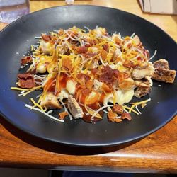 Wings Etc - Grilled Chicken Mac n Cheese, Delicious!
