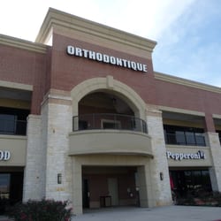 Orthodontique - Conveniently located on the inbound feeder road of Hwy 59, @ Hwy 99.  At entrance of Greatwood Subdivision.