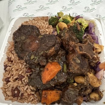 O Cook Shop - Oxtail with rice and peas. A very generous portion!! Recommend it. - Caribbean Near Me - East Orange, New Jersey