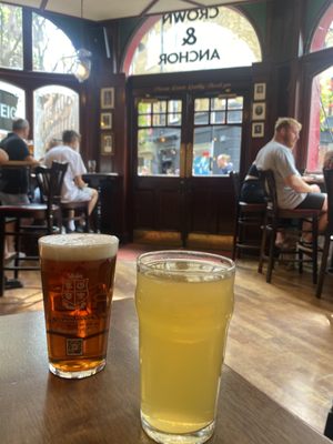 Crown & Anchor by null