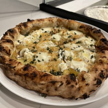 Sei Pizza Bar - Potato pizza - Pizza Near Me - Los Angeles, California Sei Pizza Bar - Potato pizza - Pizza Near Me - Los Angeles, California
